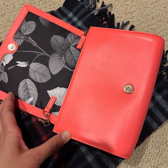 Authentic Ted Baker Hot Pink and rose gold cross body bag - Picture 4 of 7